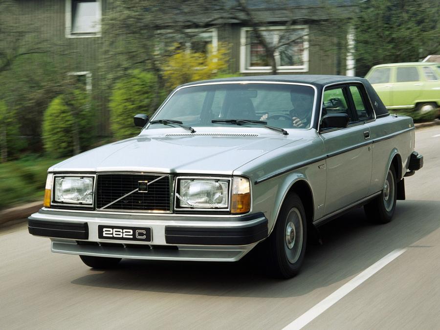  Volvo 262 C 1977 года  (фото 1 из 13)